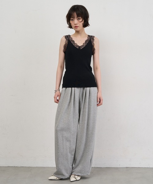 NUJOH(ヌゾ)の「Lace Trim Sleeveless Top / レーストリムスリーブレストップス(キャミソール・レディース・ブラック/ホワイト/クリーム・FREE)」の11枚目の写真