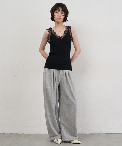NUJOH(ヌゾ)の「Lace Trim Sleeveless Top / レーストリムスリーブレストップス(キャミソール・レディース・ブラック/ホワイト/クリーム・FREE)」の12枚目の写真