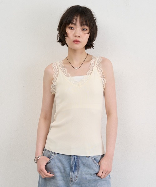 NUJOH(ヌゾ)の「Lace Trim Sleeveless Top / レーストリムスリーブレストップス(キャミソール・レディース・ブラック/ホワイト/クリーム・FREE)」の21枚目の写真
