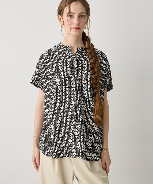 LE SOUK HOLIDAY(ルスークホリデー)の「フレンチスリーブプリントブラウス(シャツ/ブラウス・レディース・ブラック・M/L)」の3枚目の写真