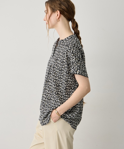 LE SOUK HOLIDAY(ルスークホリデー)の「フレンチスリーブプリントブラウス(シャツ/ブラウス・レディース・ブラック・M/L)」の5枚目の写真