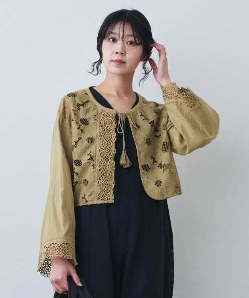 mensha!(メンシャ)の「mensha! ヴィンテージライクなレース&ガーゼボレロカーディガン(カーディガン/ボレロ・レディース・カーキ/ホワイト/ブラック・M/L/LL)」の3枚目の写真