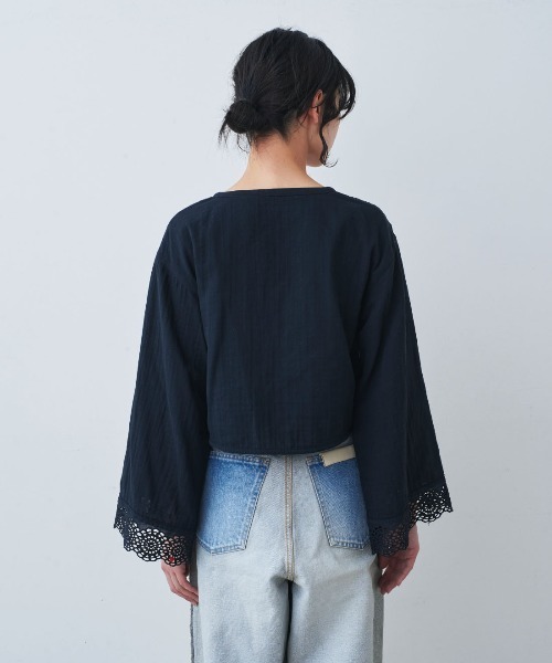 mensha!(メンシャ)の「mensha! ヴィンテージライクなレース&ガーゼボレロカーディガン(カーディガン/ボレロ・レディース・カーキ/ホワイト/ブラック・M/L/LL)」の6枚目の写真