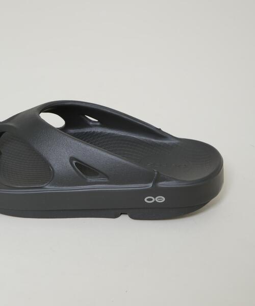 OOFOS（ウーフォス）の「OOFOS/Ooriginal Black（サンダル・レディース・ブラック・25/23/24）」の5枚目の写真