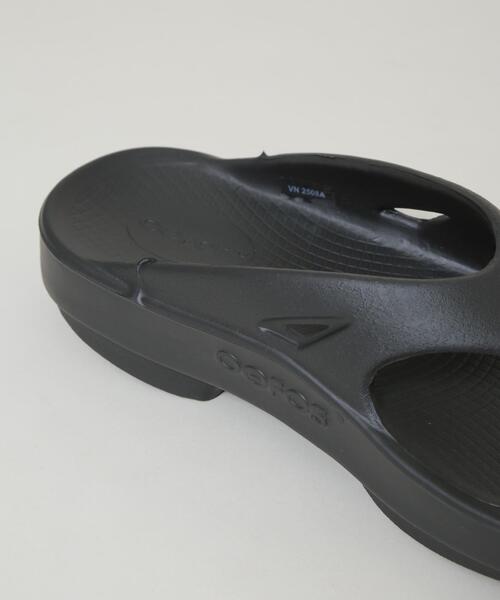 OOFOS（ウーフォス）の「OOFOS/Ooriginal Black（サンダル・レディース・ブラック・25/23/24）」の7枚目の写真