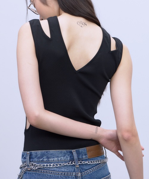 THINGS THAT MATTER（シングス ザット マター）の「NOTCH DESIGN TWO-WAY TANK TOP / ノッチ デザイン トゥーウェイ タンク トップ（タンクトップ・レディース・ブラック/ボルドー/ホワイト・FREE）」の18枚目の写真