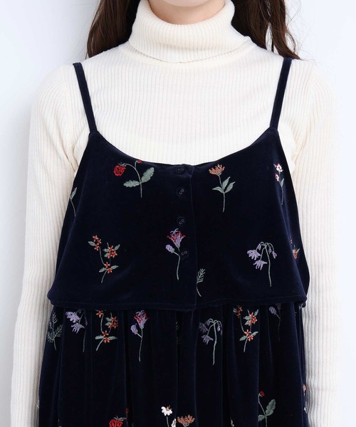 l'atelier du savon(アトリエドサボン)の「秋の草花 ベロア刺繍キャミワンピース(ジャンパースカート・レディース・ネイビー/ブラウン・FREE)」の18枚目の写真