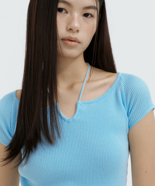 LUCIR ZU（ルシールズ）の「Strap Neck Ribbed Knit Top (sky blue)（ニット/セーター・レディース・その他・FREE）」の2枚目の写真