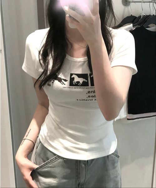 CHICKS(チックス)の「ニョンイXチックス インスティンクト ドット ホース Vネック スリム 半袖Tシャツ ホワイト(Tシャツ/カットソー・レディース・ホワイト・ONE SIZE)」の7枚目の写真