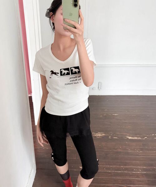 CHICKS(チックス)の「ニョンイXチックス インスティンクト ドット ホース Vネック スリム 半袖Tシャツ ホワイト(Tシャツ/カットソー・レディース・ホワイト・ONE SIZE)」の11枚目の写真