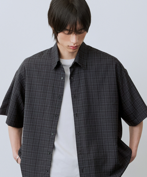 LEIRE（ルアール）の「リンクルシアサーカーチェック半袖シャツ[チャコール]（シャツ/ブラウス・メンズ・その他・MEDIUM/LARGE/X-LARGE）」の5枚目の写真