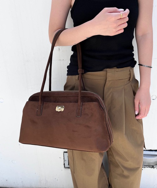 LE VERNIS(ル・ベルニ)の「LE VERNIS(ル・ベルニ)Wide boston bag M(ボストンバッグ・レディース・ブラック/ベージュ/ブラウン・FREE)」の19枚目の写真