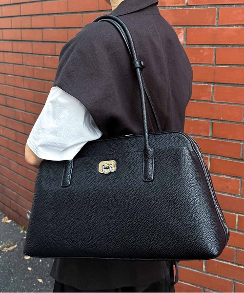 LE VERNIS(ル・ベルニ)の「LE VERNIS(ル・ベルニ)Wide boston bag M(ボストンバッグ・レディース・ブラック/ベージュ/ブラウン・FREE)」の17枚目の写真