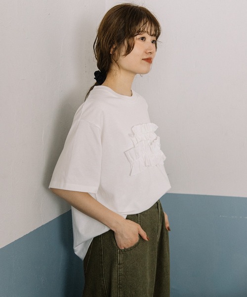 POU DOU DOU(プードゥドゥ)の「ウェーブフリルデザインTee(Tシャツ/カットソー・レディース・オフホワイト/ブルー/ダークグレー・3)」の13枚目の写真