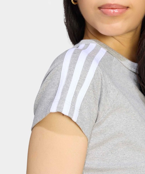adidas(アディダス)の「SSTベビーティー / クロップド丈 / アディダスオリジナルス adidas Originals(Tシャツ/カットソー・レディース・グレー・SMALL/X-LARGE/X-SMALL/XX-LARGE/LARGE/MEDIUM)」の4枚目の写真