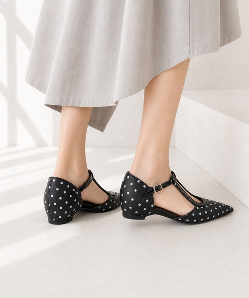 shoes365(シューズスリーシックスファイヴ)の「SHOES 365 ドット柄セパレートアンクルストラップローヒールパンプス (SS)(パンプス・レディース・ホワイト/ブラック・24.0cm/24.5cm/23.5cm/23.0cm)」の6枚目の写真