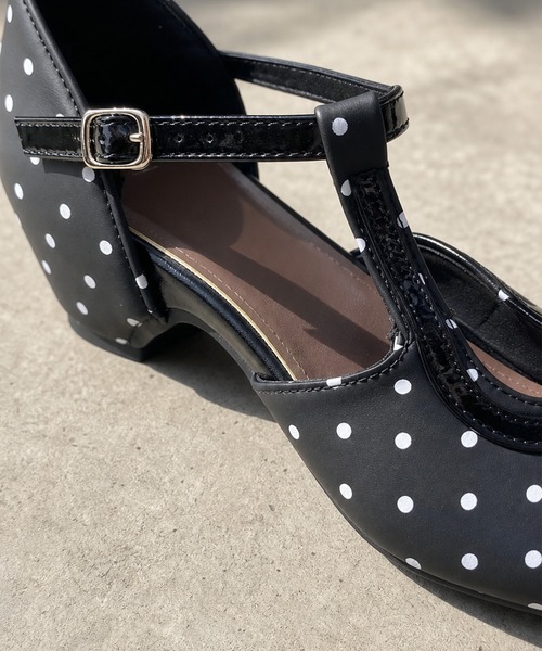 shoes365(シューズスリーシックスファイヴ)の「SHOES 365 ドット柄セパレートアンクルストラップローヒールパンプス (SS)(パンプス・レディース・ホワイト/ブラック・24.0cm/24.5cm/23.5cm/23.0cm)」の21枚目の写真