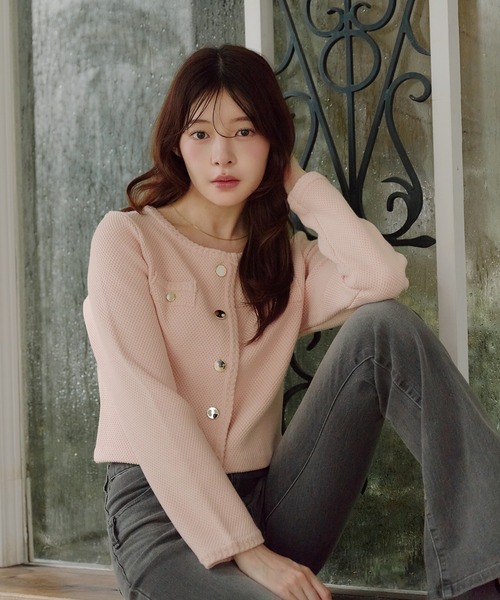 fupel(フぺル)の「gold button knit jacket / ゴールドボタンニットジャケット(ノーカラージャケット・レディース・ネイビー/オフホワイト/ピンク・FREE)」の3枚目の写真