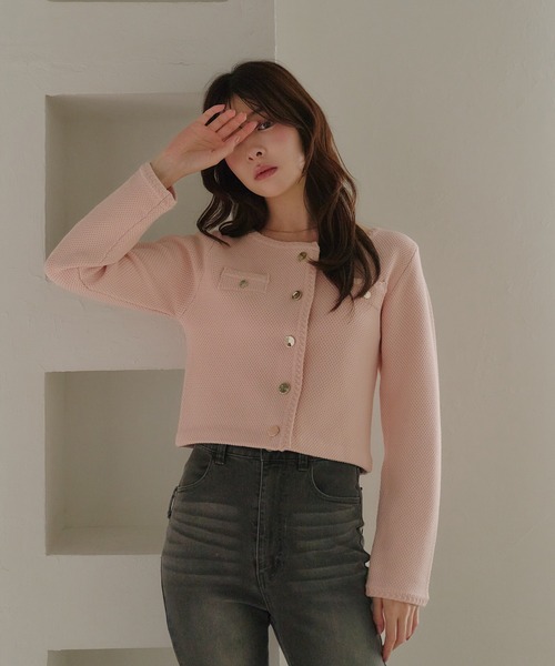 fupel(フぺル)の「gold button knit jacket / ゴールドボタンニットジャケット(ノーカラージャケット・レディース・ネイビー/オフホワイト/ピンク・FREE)」の4枚目の写真