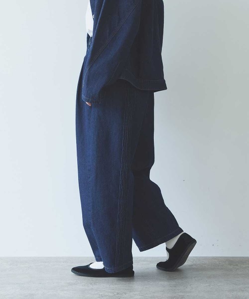yuni(ユニ )の「10oz denim pin tuck pants(デニムパンツ・レディース・ネイビー/サックスブルー・M/S)」の20枚目の写真
