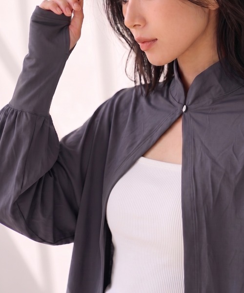 サムホールが付いて、さまざまなシーンで使い易い◎(UVケアと接触冷感付き)
モデル身長：157cm