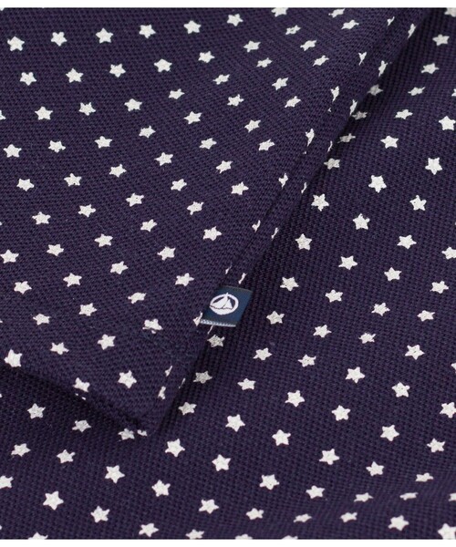 PETIT BATEAU（プチバトー）の「鹿の子編み半袖ポロシャツ（ポロシャツ・キッズ・ブルー系その他・6YEAR/8YEAR/10YEAR/12YEAR）」の2枚目の写真