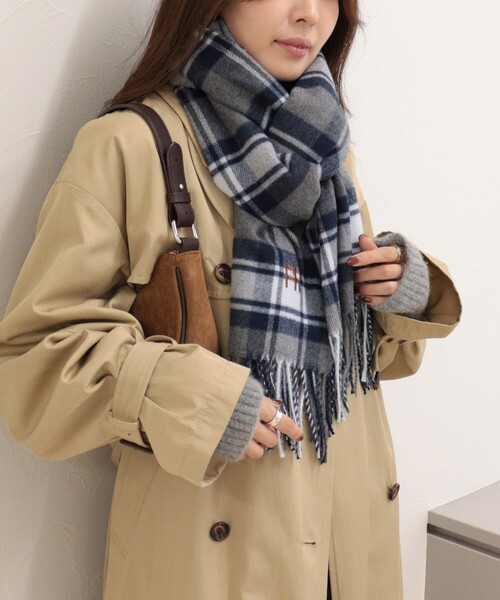 fredy emue(フレディエミュ)の「カシミヤタッチチェックストール(ストール/ショール・レディース・ホワイト系その他/グレー系その他/ブルー系その他・FREE)」の2枚目の写真