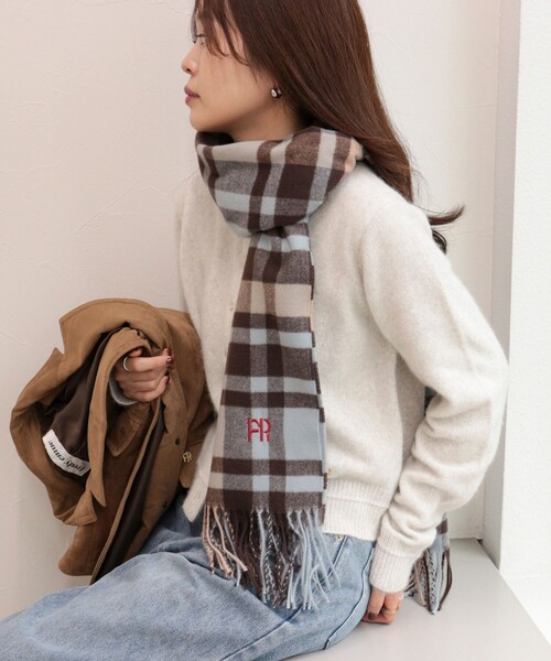 fredy emue(フレディエミュ)の「カシミヤタッチチェックストール(ストール/ショール・レディース・ホワイト系その他/グレー系その他/ブルー系その他・FREE)」の3枚目の写真