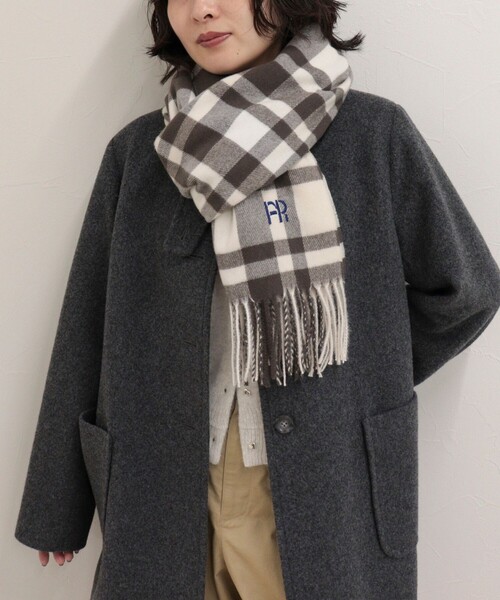 fredy emue(フレディエミュ)の「カシミヤタッチチェックストール(ストール/ショール・レディース・ホワイト系その他/グレー系その他/ブルー系その他・FREE)」の4枚目の写真