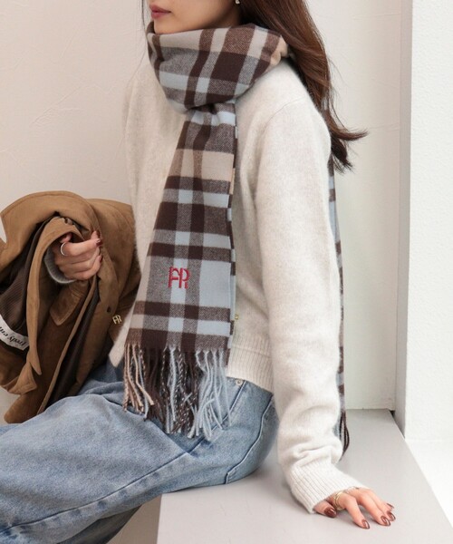 fredy emue(フレディエミュ)の「カシミヤタッチチェックストール(ストール/ショール・レディース・ホワイト系その他/グレー系その他/ブルー系その他・FREE)」の9枚目の写真
