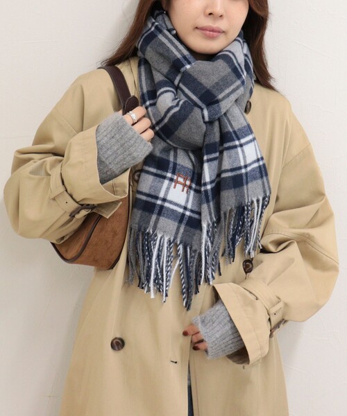 fredy emue(フレディエミュ)の「カシミヤタッチチェックストール(ストール/ショール・レディース・ホワイト系その他/グレー系その他/ブルー系その他・FREE)」の13枚目の写真