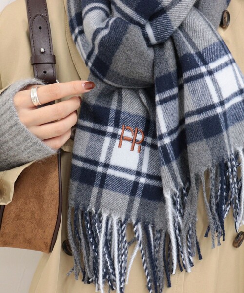 fredy emue(フレディエミュ)の「カシミヤタッチチェックストール(ストール/ショール・レディース・ホワイト系その他/グレー系その他/ブルー系その他・FREE)」の16枚目の写真