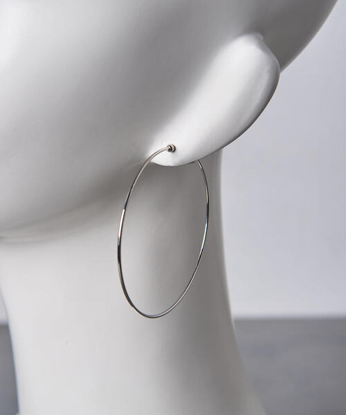 UNITED ARROWS(ユナイテッドアローズ)の「UBMF ラージ フープ イヤリング(イヤリング・レディース・ゴールド/シルバー/ライトピンク・フリー)」の5枚目の写真