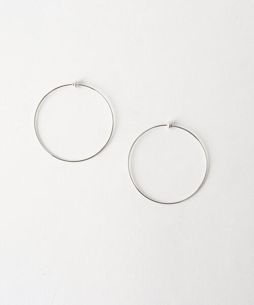 UNITED ARROWS(ユナイテッドアローズ)の「UBMF ラージ フープ イヤリング(イヤリング・レディース・ゴールド/シルバー/ライトピンク・フリー)」の6枚目の写真