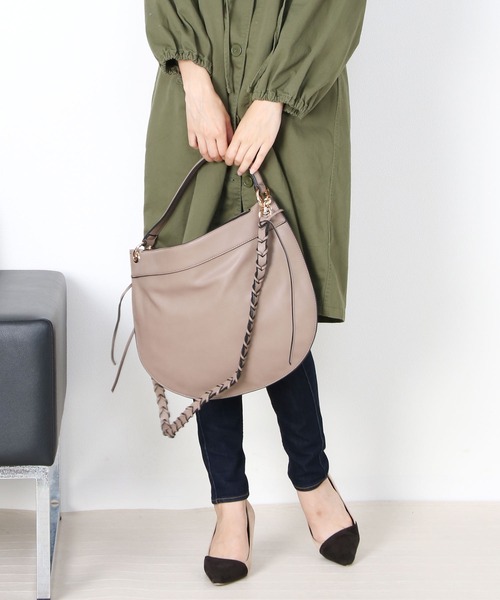 Mia Borsa(ミアボルサ)の「フェイクレザーワンショルダーバッグ(ショルダーバッグ・レディース・ボルドー/ベージュ/ブラック/カーキ・FREE)」の11枚目の写真