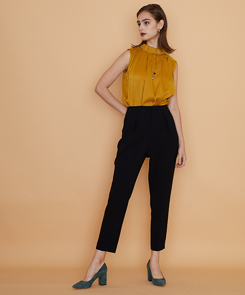 UNITED TOKYO（ユナイテッドトウキョウ）の「ワンタックテーパードパンツ（スラックス・レディース・カーキ/ベージュ/ブラック/バーガンディー/ブラウン・2/1）」の9枚目の写真