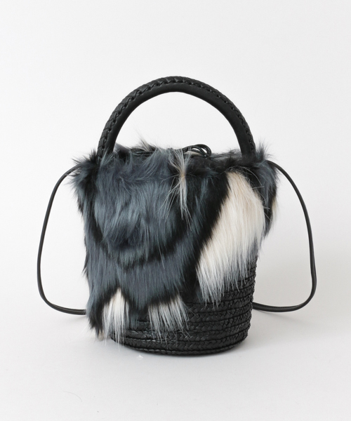 URBAN RESEARCH（アーバンリサーチ）の「LAUGOA ファーカゴBAG（ハンドバッグ・レディース・グレー/ネイビー・FREE）」の2枚目の写真