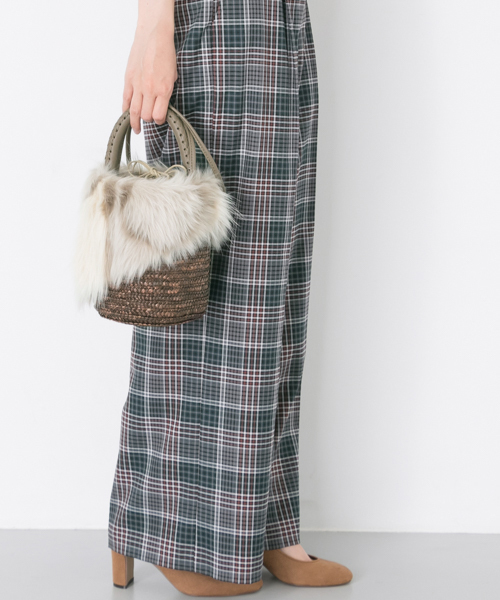 URBAN RESEARCH（アーバンリサーチ）の「LAUGOA ファーカゴBAG（ハンドバッグ・レディース・グレー/ネイビー・FREE）」の3枚目の写真