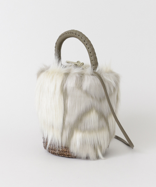 URBAN RESEARCH（アーバンリサーチ）の「LAUGOA ファーカゴBAG（ハンドバッグ・レディース・グレー/ネイビー・FREE）」の4枚目の写真