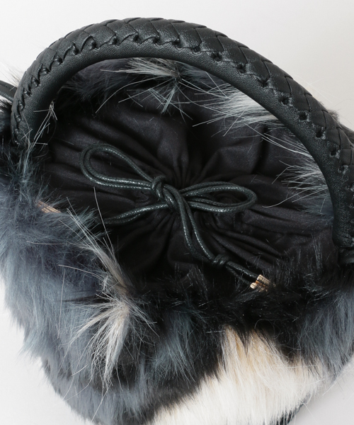 URBAN RESEARCH（アーバンリサーチ）の「LAUGOA ファーカゴBAG（ハンドバッグ・レディース・グレー/ネイビー・FREE）」の11枚目の写真