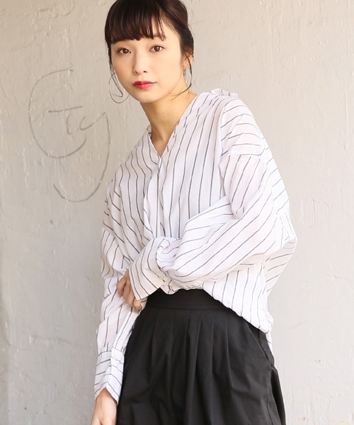 LOWRYS FARM(ローリーズファーム)の「スキッパーシャツ 784113 (シャツ/ブラウス・レディース・オフホワイト/ピンク/ホワイト系その他/ブルー・LARGE/MEDIUM)」の3枚目の写真