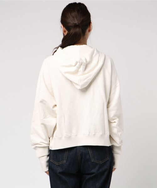 MOUSSY(マウジー)の「SW LOGO SWEAT PKJ(パーカー・レディース・ライトブラック/レッド/オフホワイト・FREE)」の5枚目の写真