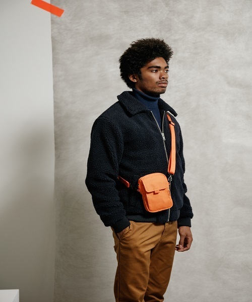 TAIKAN（テイケン）の「TAIKAN テイケン / RAVEN ボディバッグ ショルダーバッグ / TAI-210（ボディバッグ/ウエストポーチ・メンズ・ブラック/オレンジ/ロイヤルブルー・FREE）」の5枚目の写真