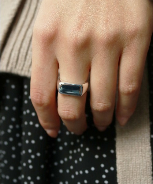 TODAYFUL（トゥデイフル）の「スクエアプレートリング（リング・レディース・シルバー/ゴールド・#13/#11）」の2枚目の写真