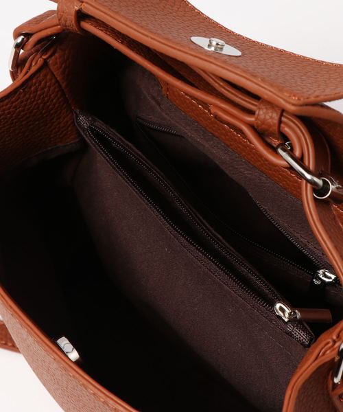 KOBE LETTUCE（コウベレタス）の「フェイクファーチャーム付き2wayショルダーバッグ＊レディース/鞄[B1227]神戸レタス（ショルダーバッグ・レディース・ブラック/ブルー系その他/キャメル/グレイッシュベージュ・FREE）」の7枚目の写真