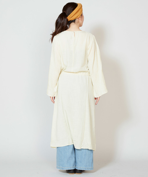 チャイハネ（チャイハネ）の「【チャイハネ】花刺繍サイドスリットロングワンピース（ワンピース・レディース・ホワイト/オレンジ/ブルー/グリーン・FREE）」の10枚目の写真