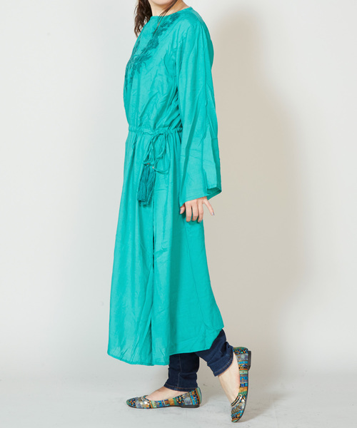 チャイハネ（チャイハネ）の「【チャイハネ】花刺繍サイドスリットロングワンピース（ワンピース・レディース・ホワイト/オレンジ/ブルー/グリーン・FREE）」の16枚目の写真