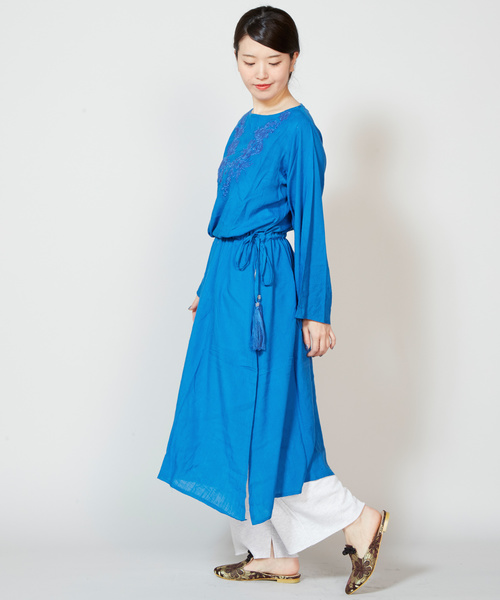 チャイハネ（チャイハネ）の「【チャイハネ】花刺繍サイドスリットロングワンピース（ワンピース・レディース・ホワイト/オレンジ/ブルー/グリーン・FREE）」の18枚目の写真