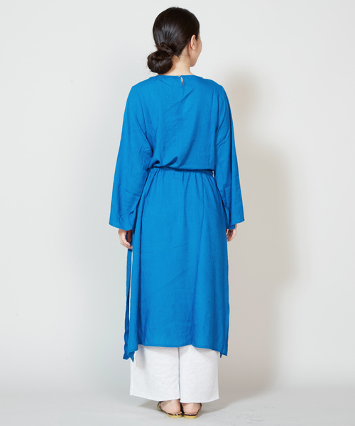 チャイハネ（チャイハネ）の「【チャイハネ】花刺繍サイドスリットロングワンピース（ワンピース・レディース・ホワイト/オレンジ/ブルー/グリーン・FREE）」の19枚目の写真