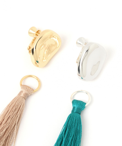 GLOBAL WORK(グローバルワーク)の「2WAYフリンジイヤリング/835628(イヤリング・レディース・ブルー/ベージュ/ブラウン・FREE)」の6枚目の写真